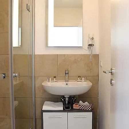 - Self Check-in Otel Bergtheim